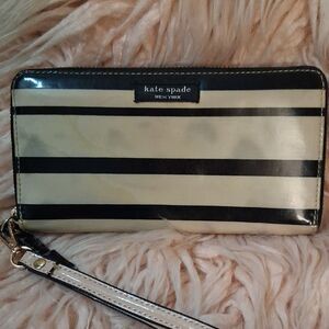 Kate Spade Black and Cream Striped Wristlet (DISCOLORATION)